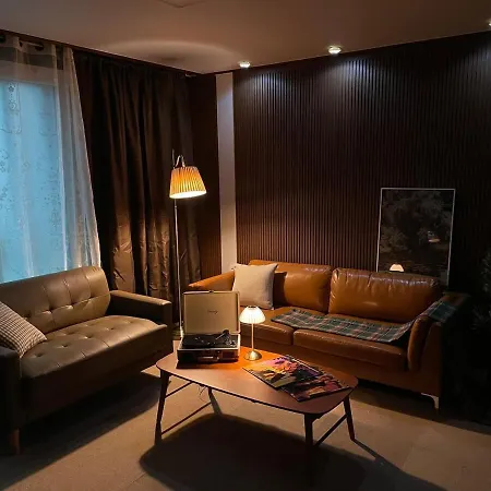 # Hongdae 10 Minutes # 4 Rooms For 12 People # Hongje Station 5 Minutes